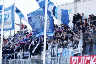 Mit mehr als 200 Beamten und einem Hubschrauber: Polizei sichert Partie zwischen FSV Zwickau und SV Babelsberg ab - Rund 250 Fans des SV Babelsberg waren am Sonntag in der GGZ-Arena in Zwickau.