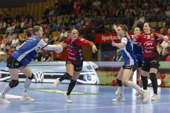 Mit Mut und ohne Aussetzer: Handballfrauen vom BSV Sachsen Zwickau trotz Niederlage auf dem richtigen Weg - Die Zwickauer Spielmacherin Silje Brøns Petersen war besonders zu Beginn der Partie kaum zu halten.