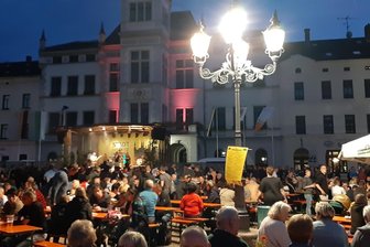 Mit neuen Leckerbissen: Das bietet das Sperkenfest in Oelsnitz - Das 21. Sperkenfest findet von Freitag bis Sonntag auf dem Oelsnitzer Marktplatz und in den umliegenden Straßen statt.