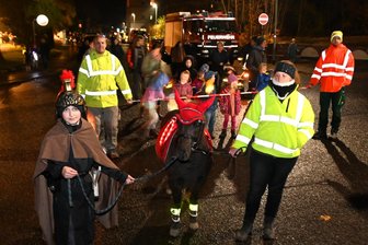 Mit Pferd und Posaunen: Hunderte Gäste bei Martinsfest in Hainichen - 