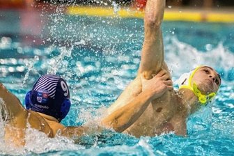 Mit positivem Impuls in Pause - Der Plauener Maximilian Kaminke (rechts) traf beim 18:4-Sieg gegen den SV Poseidon Hamburg zweimal.