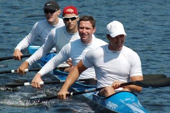 Mit reichlich Edelmetall in die Ferien - Starkes Quartett: Axel Kulke, René Schneider, Lars Burkert und Edgar Kunz im erfolgreichen K 4 des KSV Flöha in der Leistungsklasse.