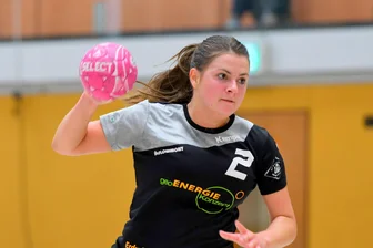 Mit Schwung an die Elbe: Rotation-Handballerinnen wollen Erfolgsserie ausbauen - Konzentriert: Sophie Zeller und die Rotation-Damen peilen den fünften Sieg in Folge an.