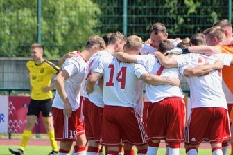 Mit Sorgenfalten gegen Neuling - Müssen jetzt noch enger zusammenrücken: Beim TSV Flöha hat sich der Kader nach einer Vielzahl von Verletzungen stark gelichtet. Gegen Syrau fehlen laut TSV-Coach sieben Stammkräfte.