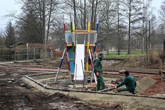 Mit Spielturm und Fitnessgeräten: An diesem Weg in Chemnitz entsteht ein neuer Rastplatz - Am Kappelbachradweg nahe der früheren Braustolz-Brauerei entsteht ein neuer Rastplatz. Für Kinder wird es einen Rutschenturm geben.