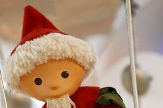 Mit viel Trickserei -  Promi der Trickfiguren: Der Sandmann schwebt durch eine frühere Sandmann-Ausstellung in Dessau. 