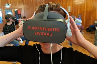 Mit virtuellen Brillen von Augustusburg ins Puppentheater Zwickau geschaut - Das Puppentheater Zwickau war mit VR-Brillen zu Gast im Lehngericht in Augustusburg