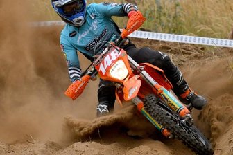 Mit Vollgas ins Finale - Für den Peniger Edward Hübner ist der Lauf in Grünheide der letzte in der Klasse E2. Im kommenden Jahr geht er wieder in der E1 an den Start. 