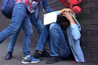Mit Zaunlatte und Schlagring: Auseinandersetzung an Schule in Döbeln - An einer Schule in Döbeln ist es zu einer körperlichen Auseinandersetzung gekommen.
