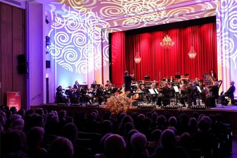 Mit zwei Freikarten zum Ball ins Kulturhaus Aue - Zum Philharmonieball im Kulturhaus Aue gehört das Galaprogramm im großen Saal.