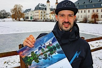 Mit zwei Motiven im Kalender vertreten - Daniel Schumann hat das Schloss Blankenhain in den aktuellen Crimmitschau-Kalender gebracht.