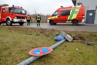 Mit zwei Promille gegen eine Laterne -