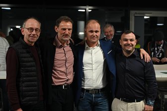 Mitgliederversammlung des FC Erzgebirge Aue: Neues Vorstands-Team steht fest - Neuer Vorstand des FC Erzgebirge Aue: Finanzvorstand Andreas Stark, Stellvertreter Jens Haustein, Präsident Thomas Schlesinger sowie Mitglieder- und Fanbeauftragter Jörg Püschmann (v. l.).