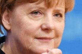 Mithilfe des Allmächtigen - Die CDU mit Leidenschaft an ihrer christlichen Ehre gepackt: Parteichefin Angela Merkel nach ihrer Rede vor den Delegierten.