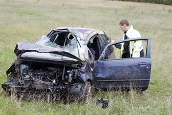 Mitsubishi überschlägt sich an B 173 -