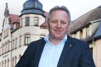 „Mittelfristig ist keine Einrichtung gefährdet“ – Lunzenau will Kitas erhalten und Straßen bauen - Ronny Hofmann ist seit 2008 Bürgermeister der Stadt Lunzenau. Die Kommune investiert in diesem Jahr kräftig in die Infrastruktur.