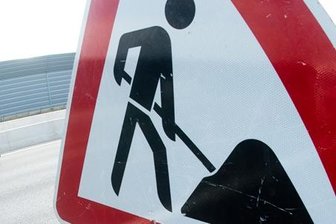 Mittelinsel für Fußgänger entsteht - 