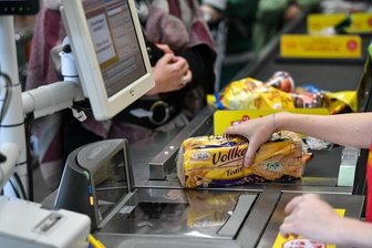 Mittelsachsen boykottiert neue Coronaregeln für Supermärkte -