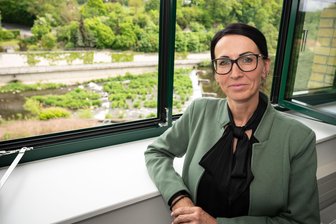 Mittelsachsen: Die Frau, die jeden Monat 8 Millionen Euro auszahlt - Anja Friedrich ist seit einem Jahr Geschäftsführerin des Jobcenters Mittelsachsen. Hier am Standort Mittweida.
