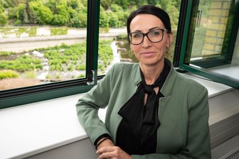 Mittelsachsen: Die Frau, die jeden Monat 8 Millionen Euro auszahlt - Anja Friedrich ist seit einem Jahr Geschäftsführerin des Jobcenters Mittelsachsen. Hier am Standort Mittweida.