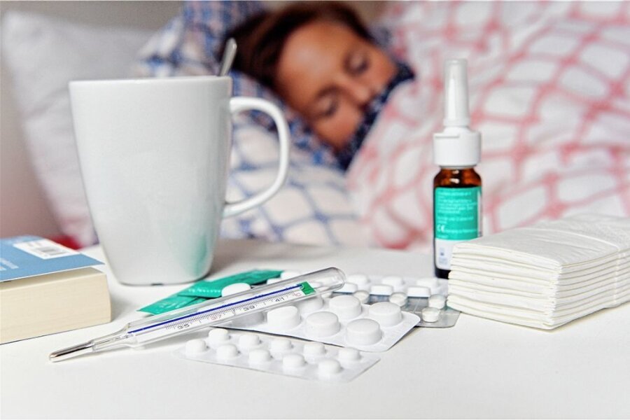 Mittelsachsen: Grippewelle ist auf dem Vormarsch - Grippe kann zu hohem Fieber, schweren Kopf- und Gliederschmerzen führen, Patienten sind dann auf Medikamente angewiesen (Symbolbild). 
