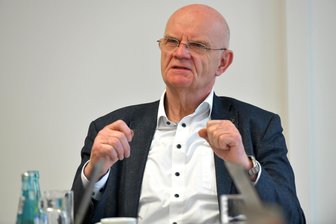 Mittelsachsen startet digitale Plattform für ausländische Fachkräfte - Der erste Beigeordnete Lothar Beier hat den Start der neuen Serviceplattform des Landratsamtes verkündet.
