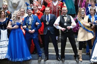 Mittelsachsens Narren besuchen Michael Kretschmer - So feierte Michael Kretschmer 2023 mit den Faschingsvereinen in der Staatskanzlei.