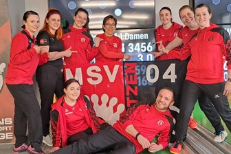 Mittelsächsische Keglerin in der 1. Bundesliga: „Wir haben die großen Namen geärgert“ - In der ersten Saison in der 1. Bundesliga hat die Hirschfelderin Laura Scholz (3. v. r.) mit den Frauen des MSV Bautzen den Klassenerhalt geschafft.