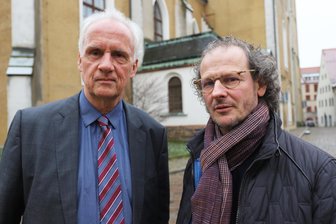 Mittelsächsische Theaterleute sehen ihre Existenz bedroht: „Es geht nicht nur mit dem Prinzip Hoffnung“ - Gemeinsam für das Mittelsächsische Theater: Geschäftsführer Dr. Hans Peter Ickrath (l.) und Betriebsratsvorsitzender Ingolf Barth.