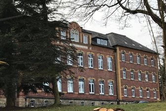 Mittelschulgebäude Thema im Gemeinderat Bad Brambach - Um die Nutzung der ehemaligen Mittelschule in Bad Brambach geht es am Mittwochabend in öffentlicher Ratssitzung.