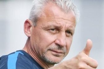 Mitten im Umbruch, aber bereit zu gewinnen - Pavel Dotchev freut sich auf sein erstes Pflichtspiel als FCE-Trainer im Erzgebirgsstadion.