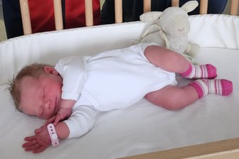 Mittweida: Das Neujahrsbaby heißt Mia und kommt aus Hainichen - Mia, 53 Zentimeter groß und 3680 Gramm schwer, erblickte am 1. Januar um 17.17 Uhr das Licht der Welt.