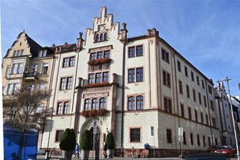 Mittweida plant neues Feuerwehrgerätehaus und Modernisierung des „Schwanenschlösschens“ - Der Stadtrat tagt am Donnerstagabend im Rathaus am Mittweidaer Markt (Symbolfoto).