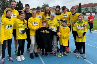 Mittweida: Runden drehen für den guten Zweck - Starkes Team: Der SC 1999 Altmittweida nahm zum ersten Mal am Spendenlauf der Hospizdienste teil.