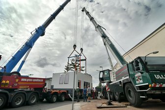 Mittweida: Tonnenschwere Lieferung für Firma MPT -