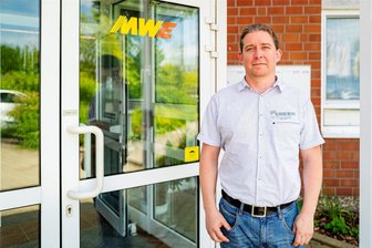 Mittweida: Vom Hilfsarbeiter zum Unternehmer - Eine unkonventionelle Karriere als Vorbild für Schüler - Patrick Mehner (44) ist Projektkoordinator bei der „InnoAcademy 4 School“, einem Ganztagesangebot an Schulen, das Schüler und Unternehmen zusammenbringt.