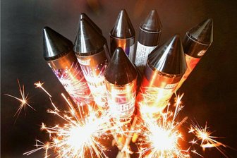 Damit beim Zünden der Raketen in diesem Jahr nichts schief geht, hat der Mittweidaer Weihrleiter René Schröter eine klare Empfehlung.
