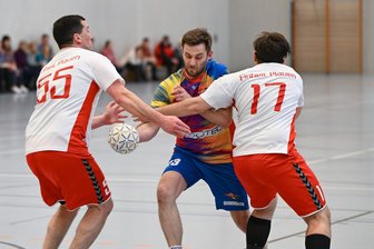Mittweidaer Handballtrainer euphorisch: „Wir haben etwas Verrücktes geschafft“ - Stefan Brautzsch (M.) und die Handballer des TSV Fortschritt Mittweida bleiben in der Erfolgsspur.