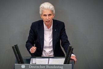 Mittweidaer vergleicht Politikerin im Internet mit Hitler - So lautet das Urteil - Die FDP-Politikerin Marie-Agnes Strack-Zimmermann bei einer früheren Debatte im Deutschen Bundestag.