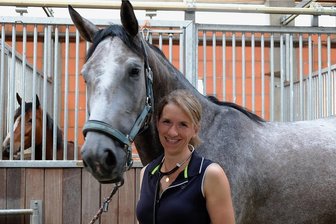 Mobile Tierarztpraxis für Pferde steht in Lengenfeld in den Startlöchern - Nicole Heckel liegen Pferde am Herzen. Mit neun Jahren begann sie mit dem Reiten. Jetzt eröffnet die Tierärztin in Lengenfeld ihre mobile Pferde-Praxis.