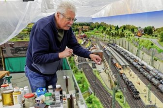 Modellbahner im Dauerstress -