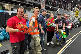 Modellträume auf 2500 Quadratmetern in Chemnitz: Wenn die Mini-Lok aus dem 3D-Drucker kommt - Die Starter mit ihren Rennwagen kommen aus ganz Deutschland in die Messe nach Chemnitz.