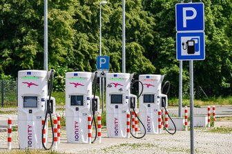 Möbelcenter Biller in Plauen bekommt Schnellladepunkte für Elektroautos - Ladestationen für Elektroautos wird es auch bald am Möbelcenter Biller in Plauen geben.