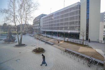 Möbelhaus zieht an den Johannisplatz - Johannisplatz iim Chemnitzer Stadtzentrum: Auf der Erdgeschossfläche des Parkhauses eröffnet im Sommer ein Einrichtungshaus.