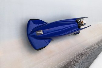 Monobob wird eine Erfolgsgeschichte - Laura Nolte aus Unna steuert ihren Monobob bei den Jugendspielen 2016 im norwegischen Lillehammer zur Goldmedaille. 