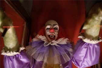 Monster, Mumien und Mörderpuppen im Museum - Eine Grusel-Wachsfigur im Themenrestaurant "Transilvania Museo-Cafeteria" in Palma de Mallorca. Das Museum beherbergt zahlreiche Wachsfiguren von Gestalten aus bekannten Horrorfilmen, die in liebevoller Handarbeit hergestellt wurden.