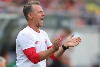 „Monsterblock – das ist der Fußball, der uns auszeichnet!“ Die Stimmen nach dem Derby des FSV Zwickau gegen Jena - FSV-Trainer Rio Schmitt konnte mit dem 0:0 gegen Jena gut leben: „Wir haben eine junge Mannschaft. Das dürfen wir nicht vergessen.“