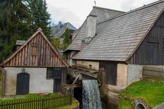 Montanregion Erzgebirge: Welterbezentrum am Frohnauer Hammer auf unbestimmte Zeit verschoben - Der Frohnauer Hammer in Annaberg-Buchholz gehört zu den bekanntesten Welterbe-Objekten im Erzgebirge. Ein neues Welterbezentrum auf dem Gelände sollte das unterstreichen. Nun kommen die Pläne noch einmal auf den Prüfstand. 
