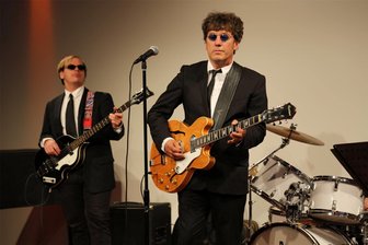 Moosheide bei Zwönitz startet in die Wintersaison - Am Samstag stehen die Strawberries mit ihrer Beatles- und Oldie-Show im Klangholz auf der Bühne.
