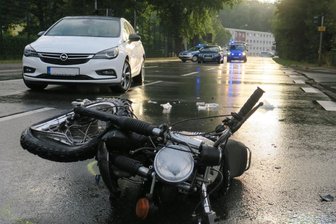 Moped-Fahrerin bei Unfall schwer verletzt -